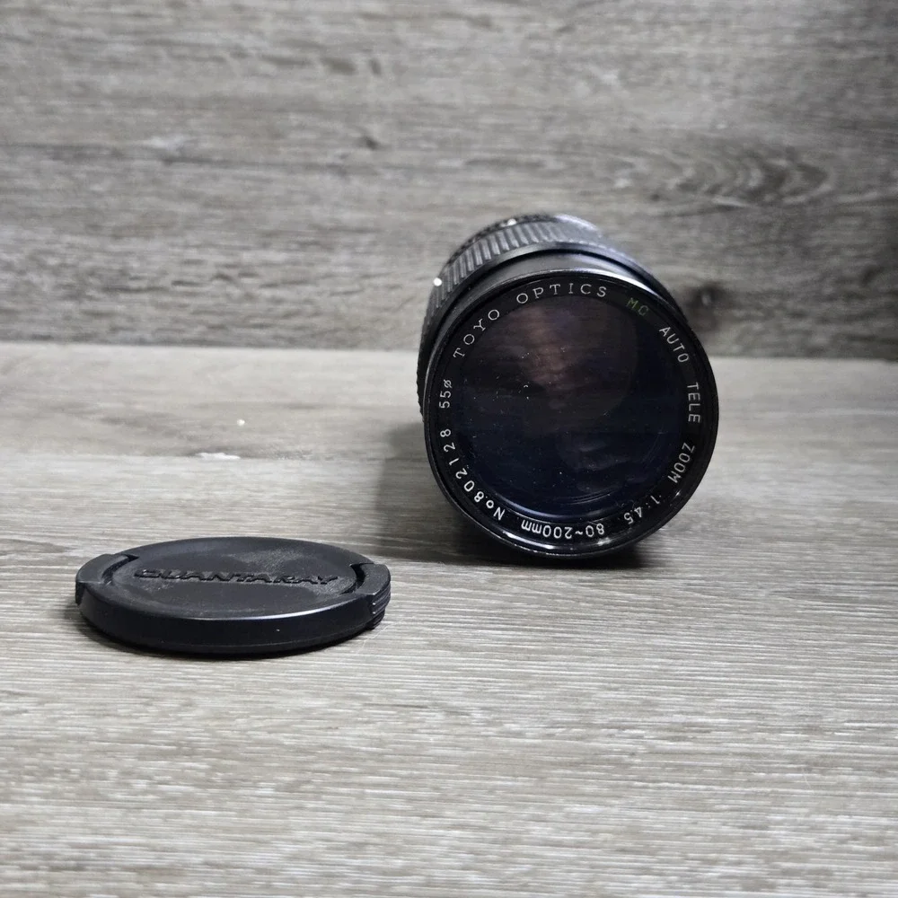 Toyo Optics Auto Tele Zoom Camera Lens 1:4.5  80-200mm Made in Japan